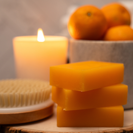 Savon artisanal éclaircissant en barre à l'acide kojique au cúrcuma