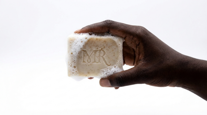 SAVON  EXFOLIANT
ÉCLAT DE  LA PEAU