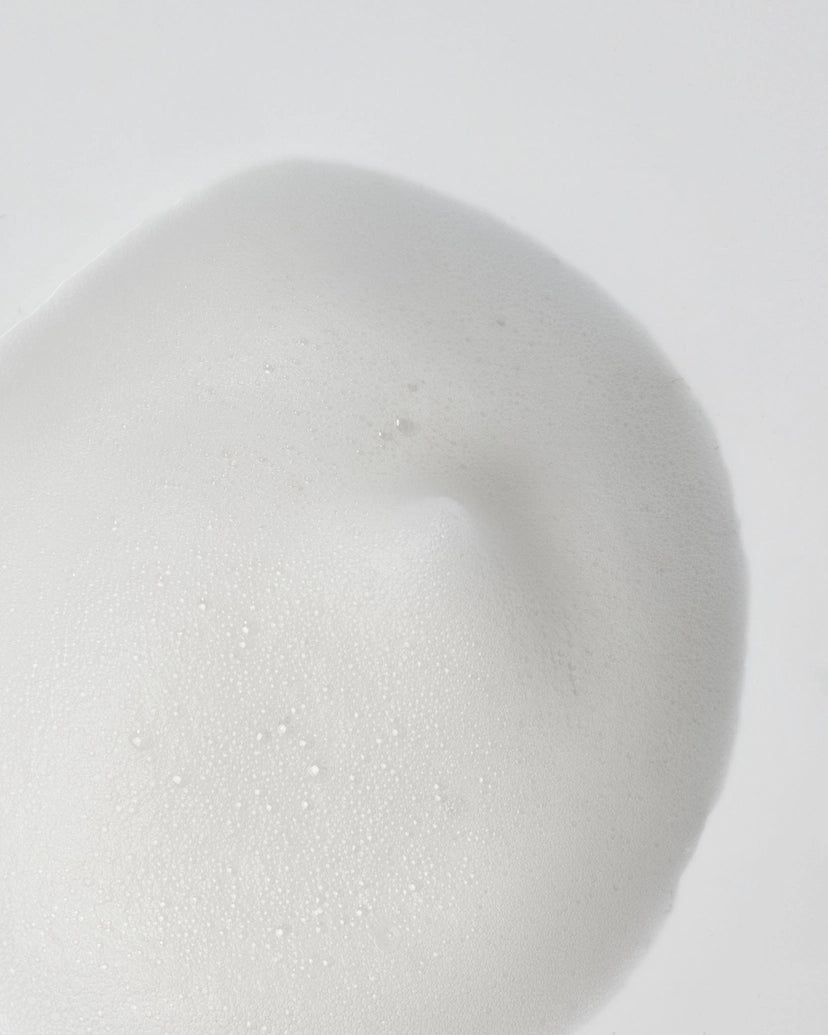 Mousse Nettoyante Triple- Action  Conçu pour les peaux  acnéique