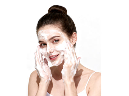 Mousse Nettoyante Triple- Action  Conçu pour les peaux  acnéique
